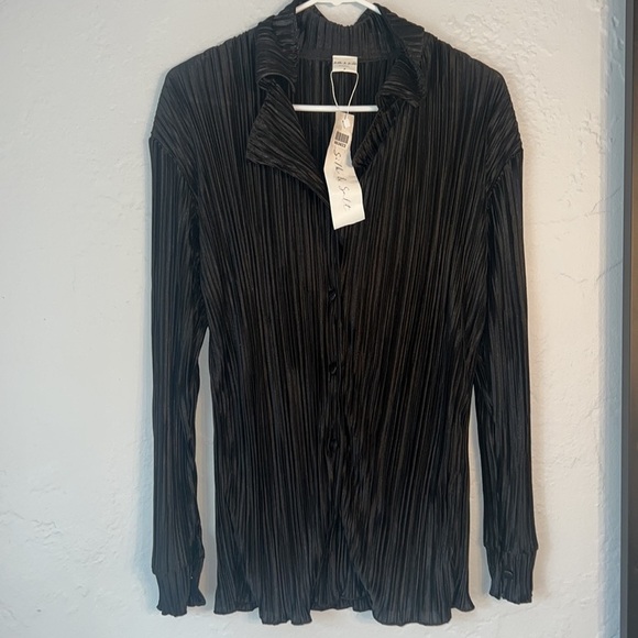 Boutique Plisse Set - Picture 8 of 11